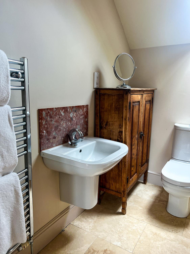 Bathroom 3, The Kings Arms, Somerset