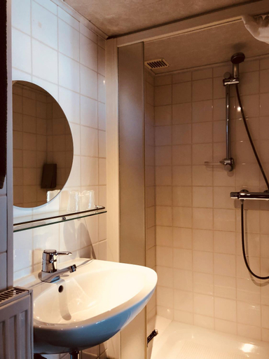 Bathroom 4
