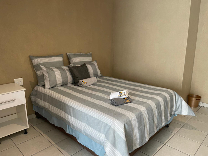 Bedroom 2, Unit G Guest House, Capricorn