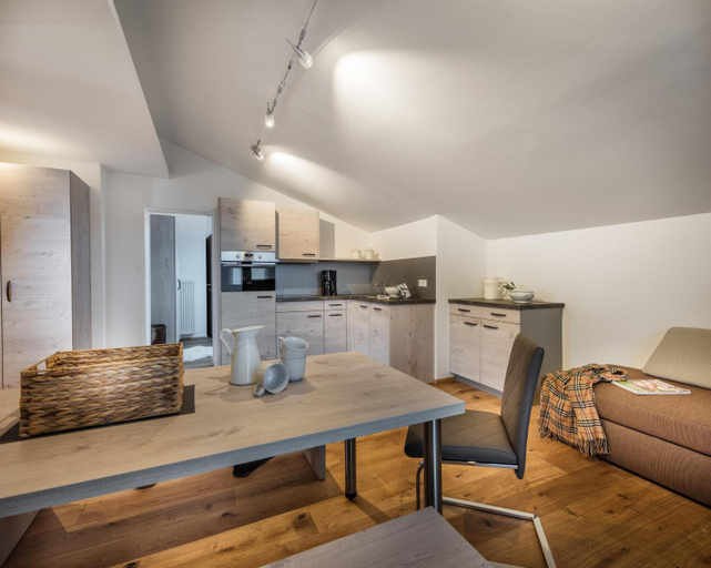 Others 4, Ladinger, Landhaus, Sankt Johann im Pongau