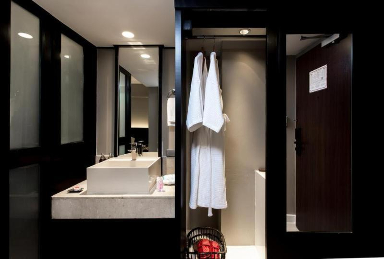 Bathroom 7