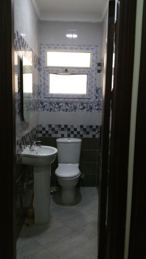 Bathroom 3, Stanley Bridge Apartment, Alexandria
