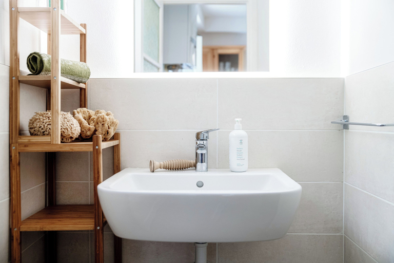 Bathroom 4, Lemon Tree, Como