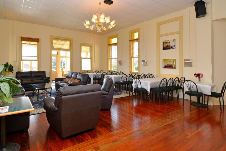 Food & Drinks 5, Manor Views Hotel, Waikato