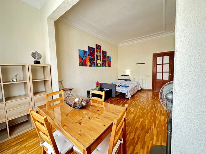 Others 5, Rooms Aribau, Barcelona