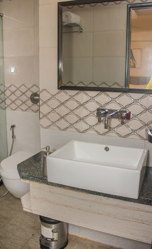 Bathroom 4, Club Mahindra Hatgad, Nashik