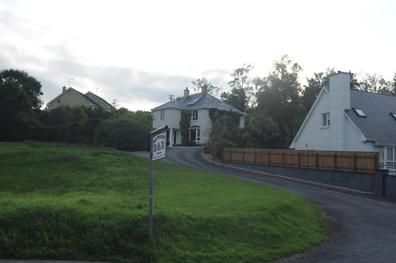 Others 3, Haywoods B&B