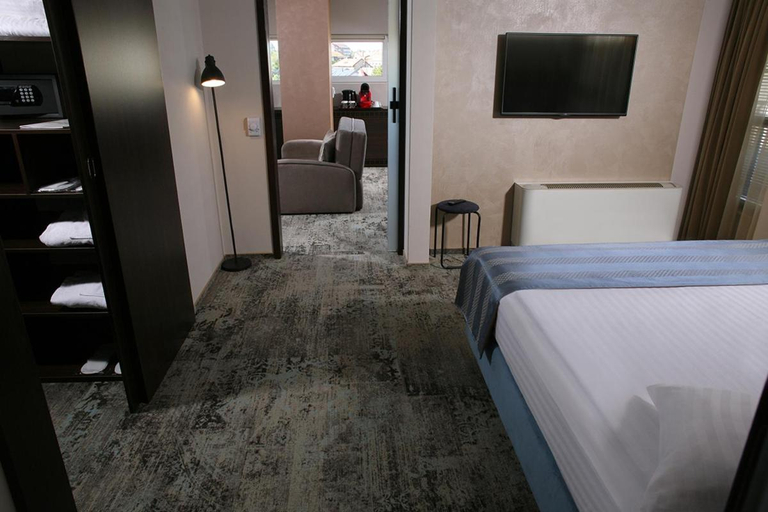 Others 3, Reghina Blue Hotel, Timisoara