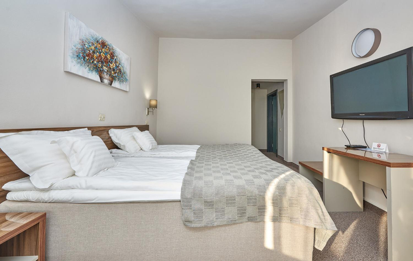 Bedroom 2, Riviera by Queens Hotel and Resort, Drobeta-turnu Severin