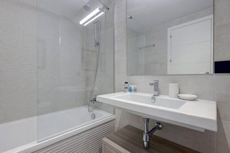 5, Ground floor 4 Bedroom Apartment @ Estepona Hills!, Málaga