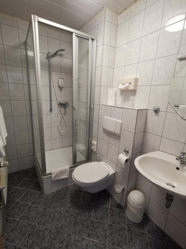 Bathroom 5, Hotel Römerhof, Straubing
