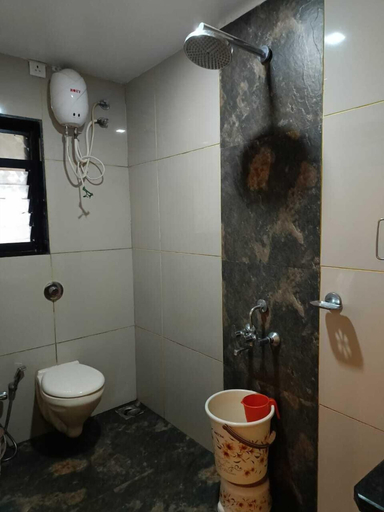 Bathroom, Emerald Villa, Satara