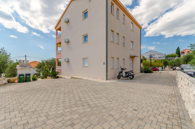 Others 3, Apartments Melita, Okrug