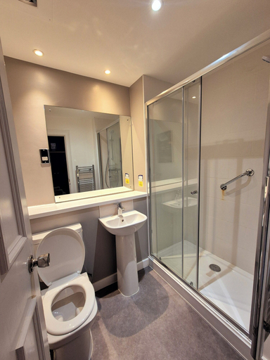 Bathroom 4, Eden Arms Hotel, Durham, Durham