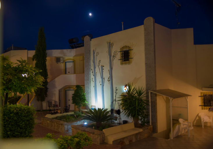 Others 4, Casa Cicale, Peloponnese