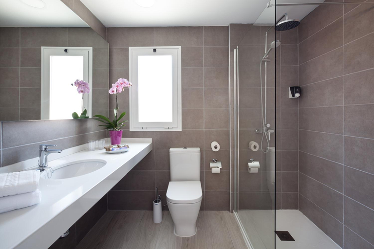 Bathroom 5, Playaolid Suites & Apartments, Santa Cruz de Tenerife
