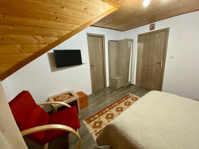 Others 5, Casa Mis, Baia De Fier