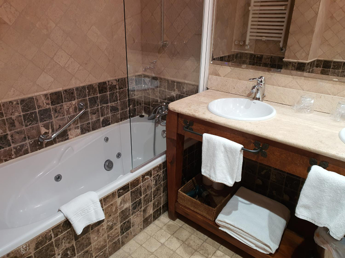 Bathroom 4, Tierras de Moya, Cuenca