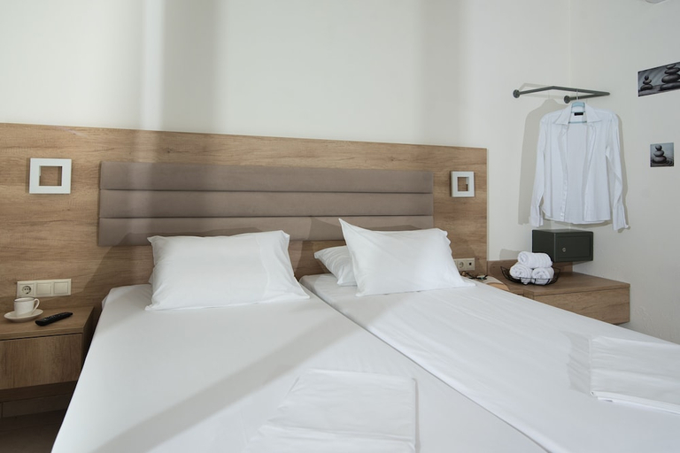 Bedroom 3, Comfort Vaggelis Studios, Crete