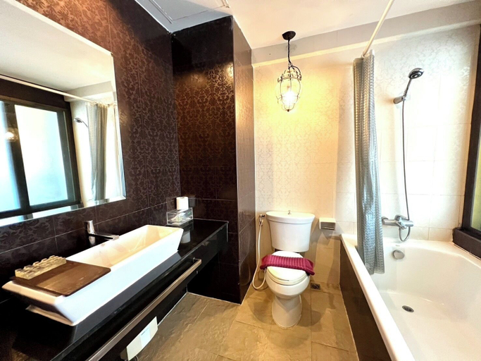 Bathroom 3, Le Bush, Pattaya