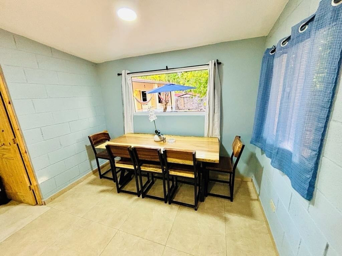 Others 5, Hostal Camilas, Tamanique