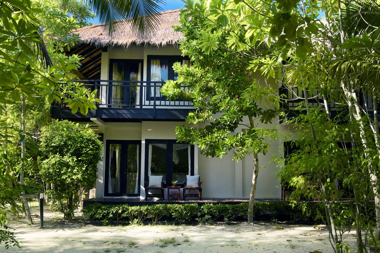 Exterior 6