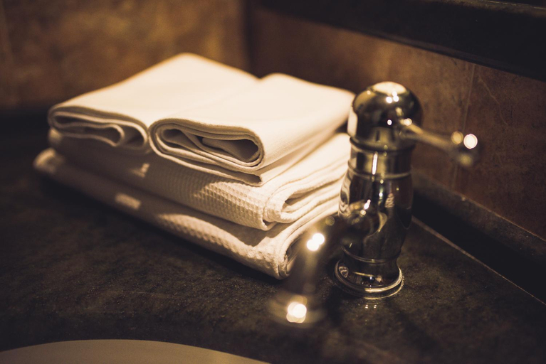 Bathroom 4, Hotel Robinson, Rome
