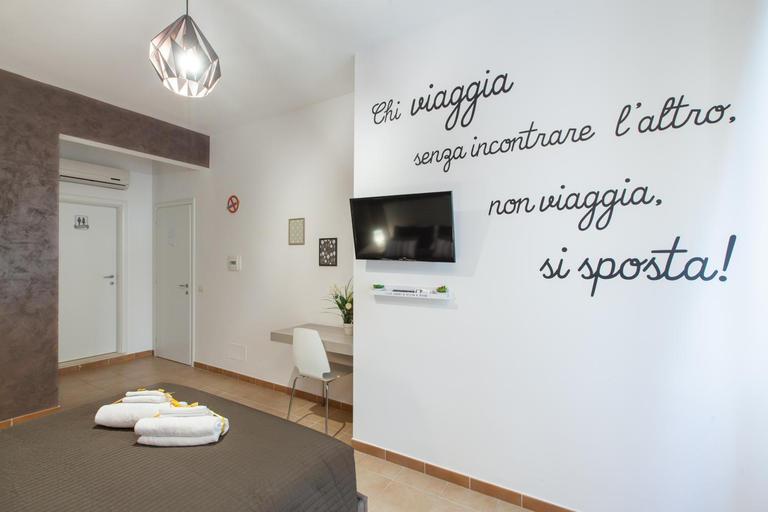 Others 4, Dormi A Roma B, Rome
