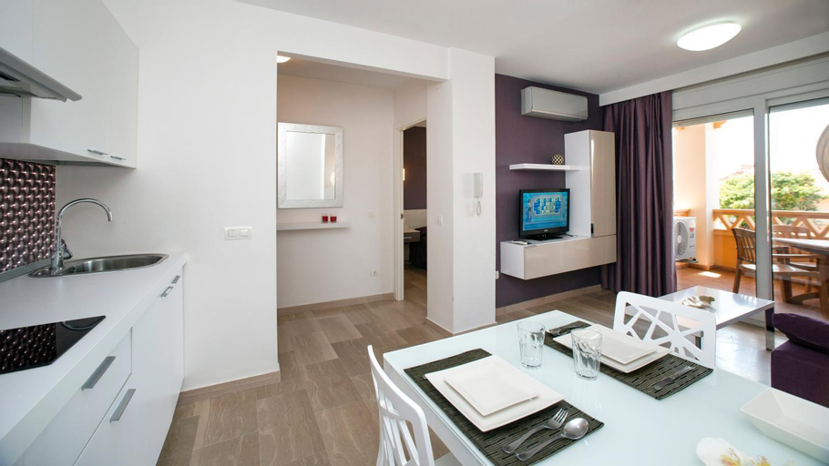 Dining Room 10