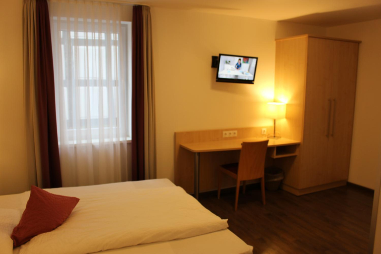 Bedroom 12
