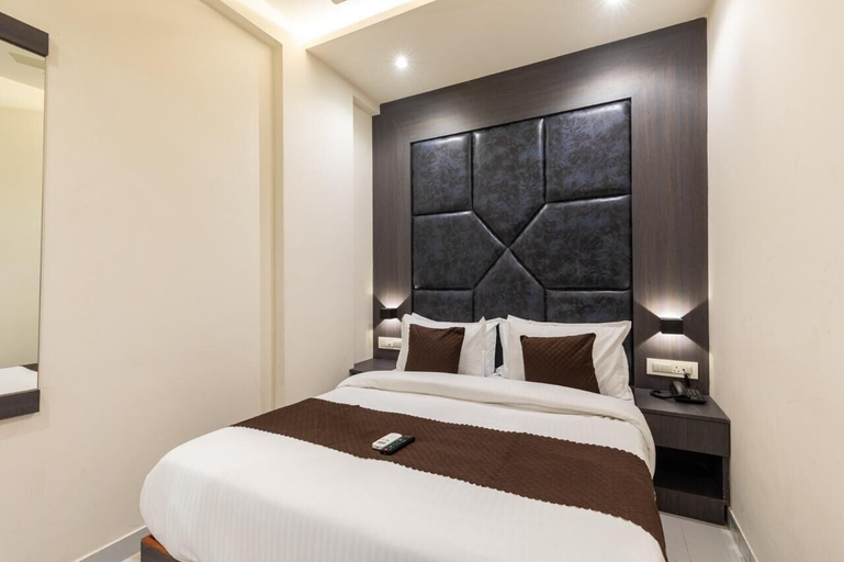 Bedroom 2, Hotel Artilla Borivali, Mumbai Suburban