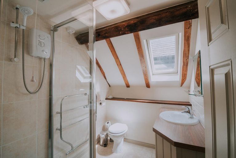 Bathroom 3, The Stag Rooms, Warwickshire