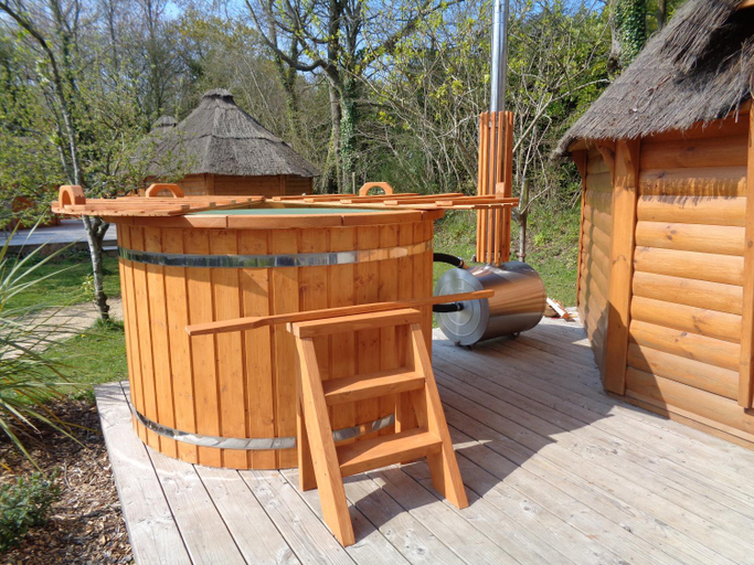 Open air bath, Tonn"O Loisirs, Côtes-d'Armor