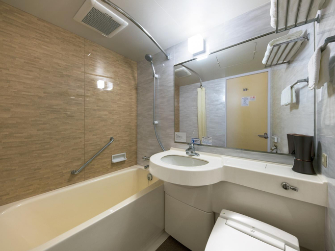 Bathroom 9