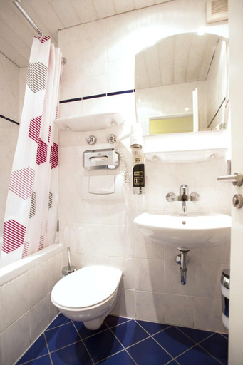 Bathroom 4, Hotel Wallis, München