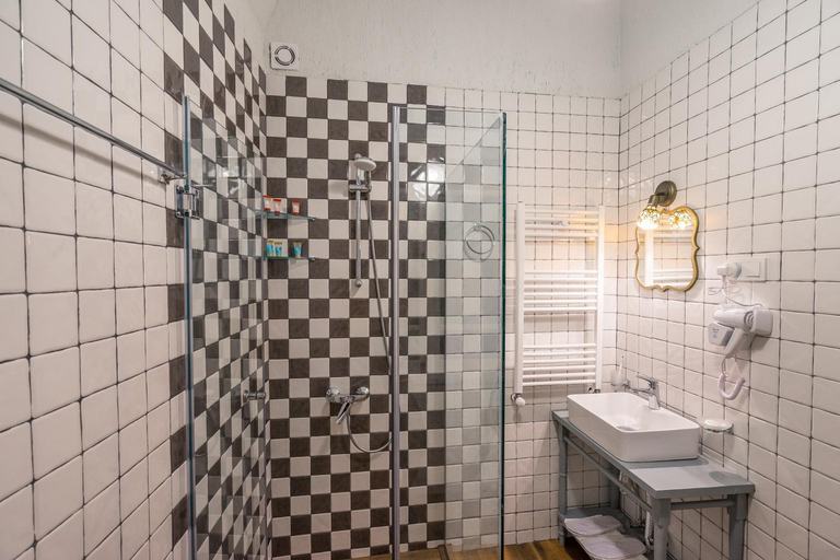Bathroom 3, Doors Meidan Design Hotel, Tbilisi