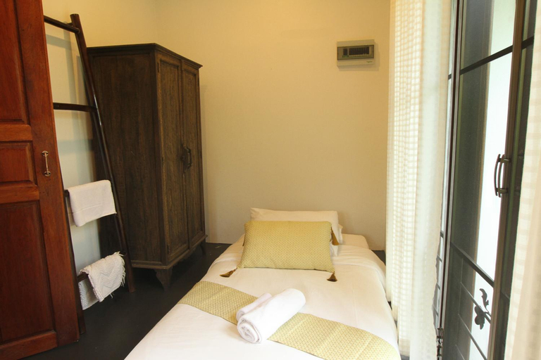 Bedroom 12