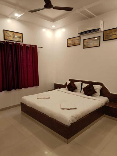 Bedroom, Emerald Villa, Satara
