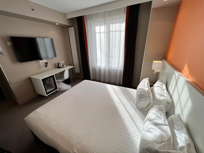 Bedroom 4, Best Western Plus Hotel Parc Eiffel, Paris