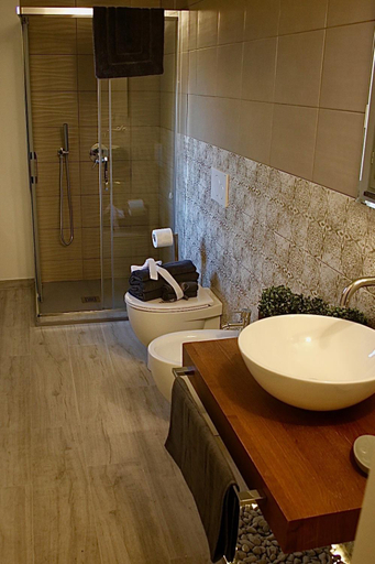 Others 5, Royal Suite, Sassari