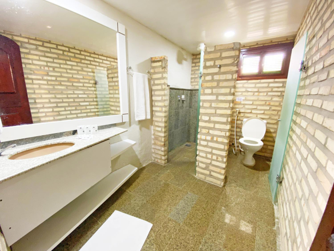 Bathroom 4, Parque Das Fontes, Beberibe