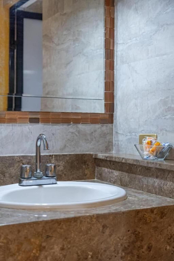 Bathroom 5, Hotel Cañada Internacional, Palenque