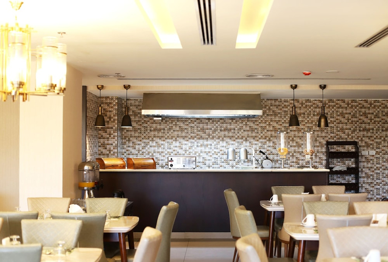 Food & Drinks 4, THE SANROCK HOTEL, Wadi Essier