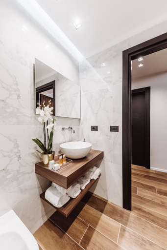 Bathroom 7