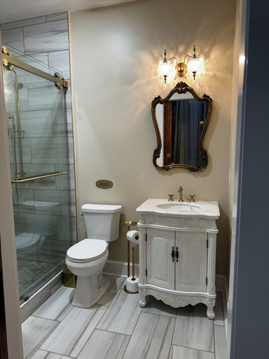 Bathroom 4, The Osceola Hotel and Event Center, Seminole