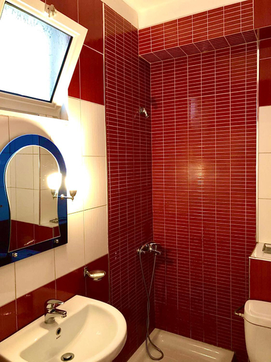 Bathroom 2, Hotel NINO, Vlorës