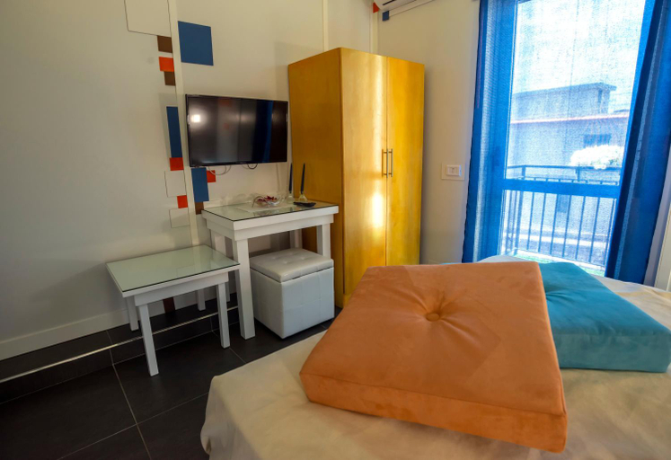 Bedroom 3, Nives Bed and Breakfast, Napoli