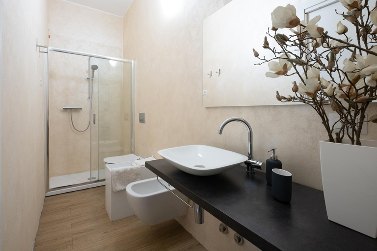Bathroom 15