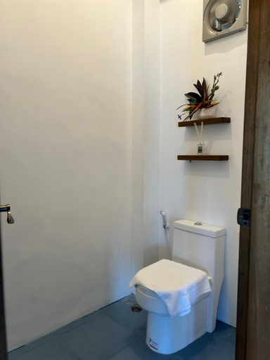 Bathroom 5, Yapak Beach Villas, San Isidro