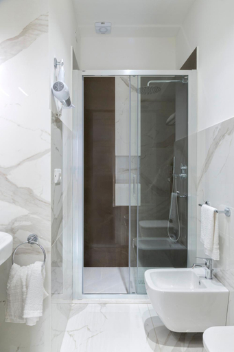 Bathroom 2, Corinzia Casa Vacanze, Syracuse